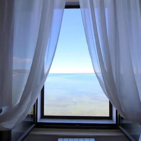 Old Fuer 6 Gaeste Mit Meerblick Apartment