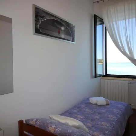 Old Fuer 6 Gaeste Mit Meerblick Apartment Porec