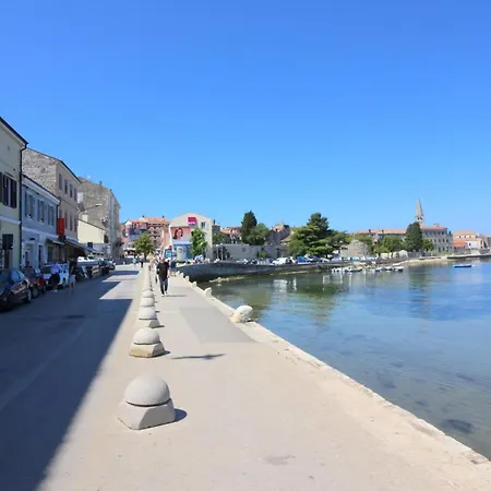 Old Fuer 6 Gaeste Mit Meerblick Porec